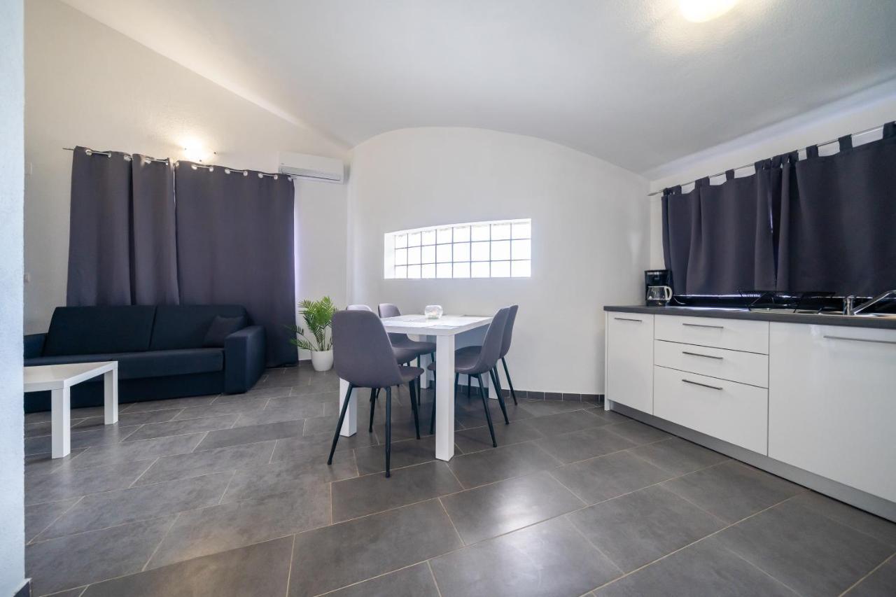 Holiday Apartments Amarilis Pakoštane Dış mekan fotoğraf