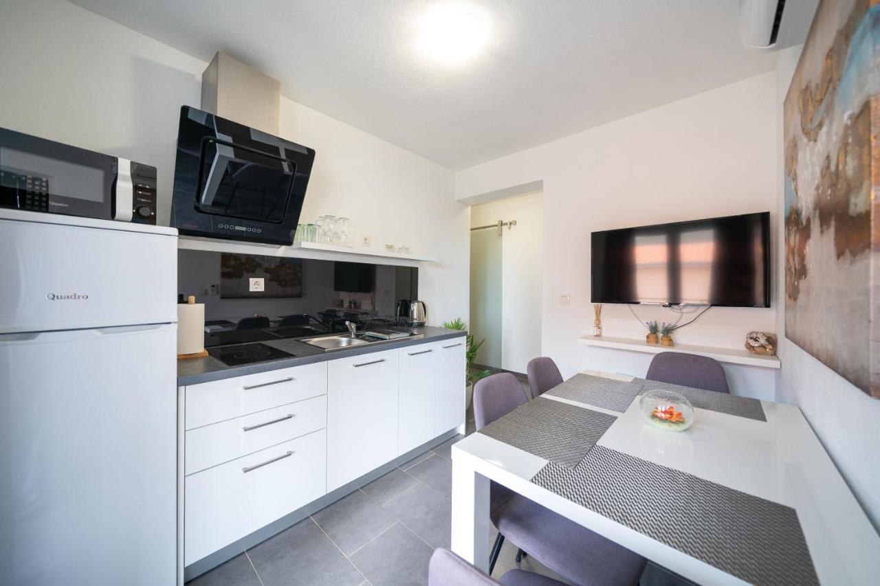 Holiday Apartments Amarilis Pakoštane Dış mekan fotoğraf