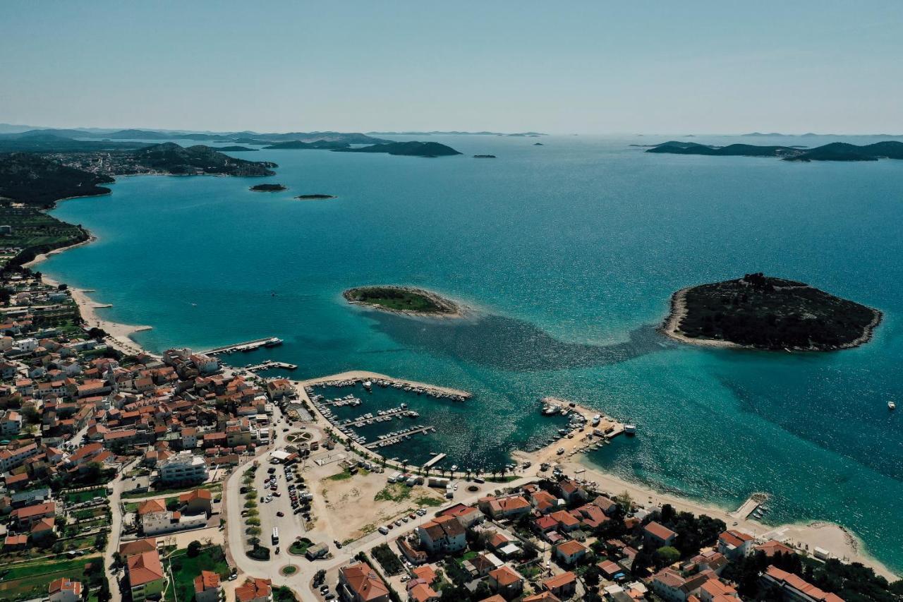 Holiday Apartments Amarilis Pakoštane Dış mekan fotoğraf