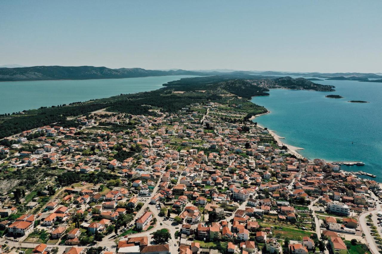 Holiday Apartments Amarilis Pakoštane Dış mekan fotoğraf