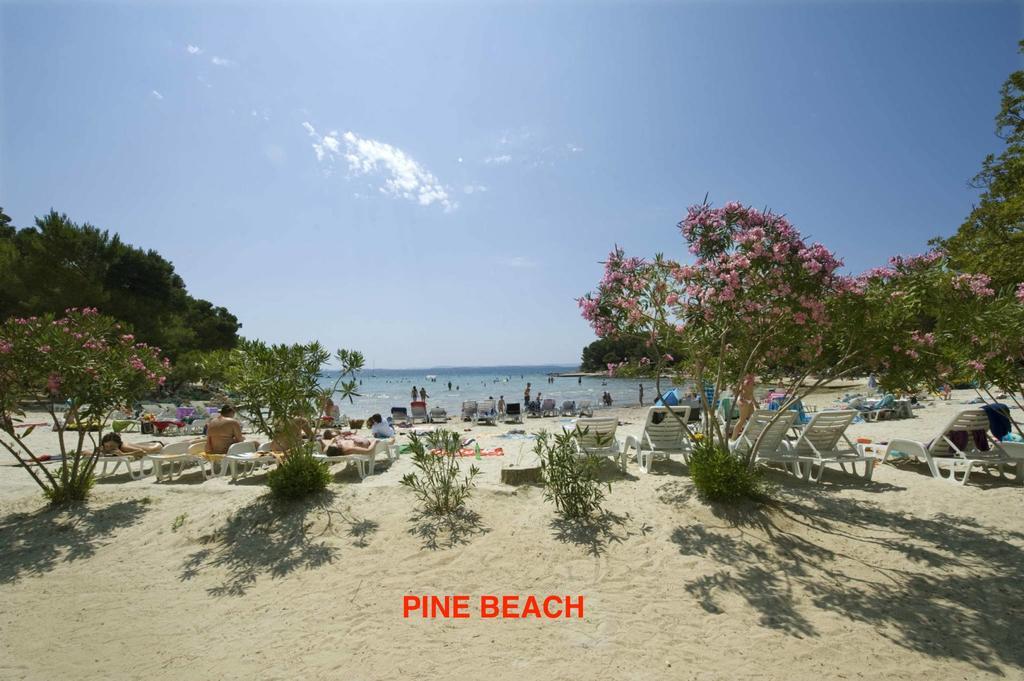 Holiday Apartments Amarilis Pakoštane Dış mekan fotoğraf